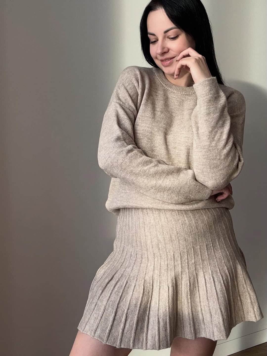 Костюм зі спідницею плісе